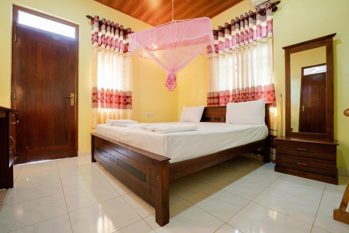 Suwani Pinnawala Homestay Exteriör bild
