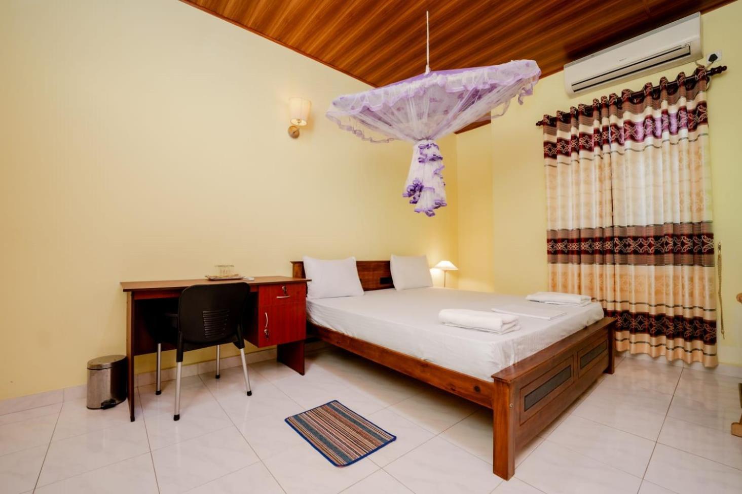 Suwani Pinnawala Homestay Exteriör bild