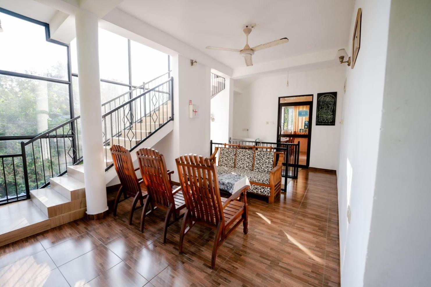 Suwani Pinnawala Homestay Exteriör bild