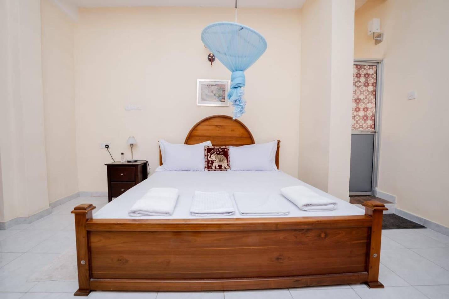 Suwani Pinnawala Homestay Exteriör bild
