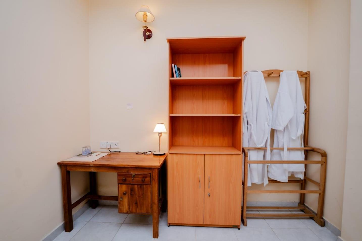 Suwani Pinnawala Homestay Exteriör bild