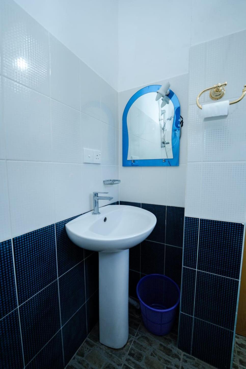 Suwani Pinnawala Homestay Exteriör bild