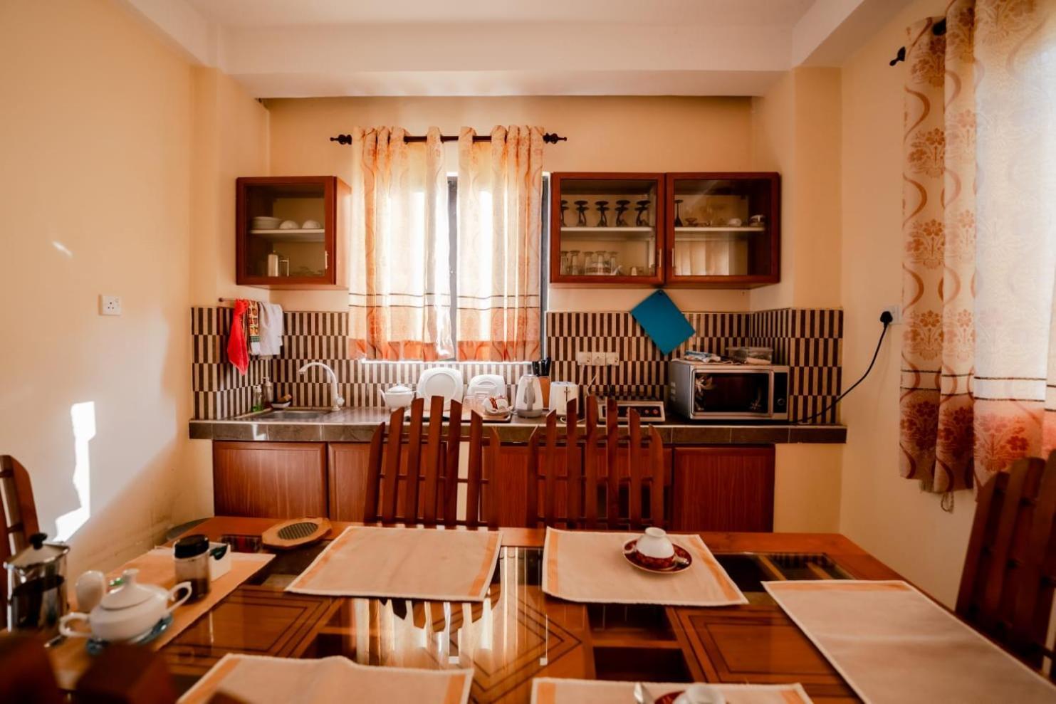 Suwani Pinnawala Homestay Exteriör bild