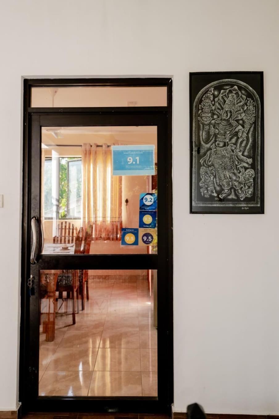 Suwani Pinnawala Homestay Exteriör bild