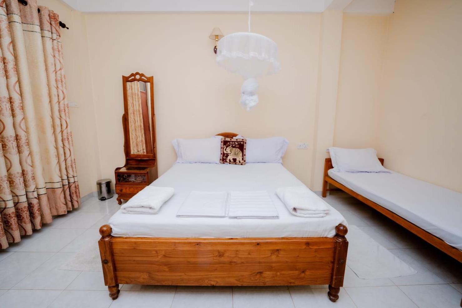 Suwani Pinnawala Homestay Exteriör bild