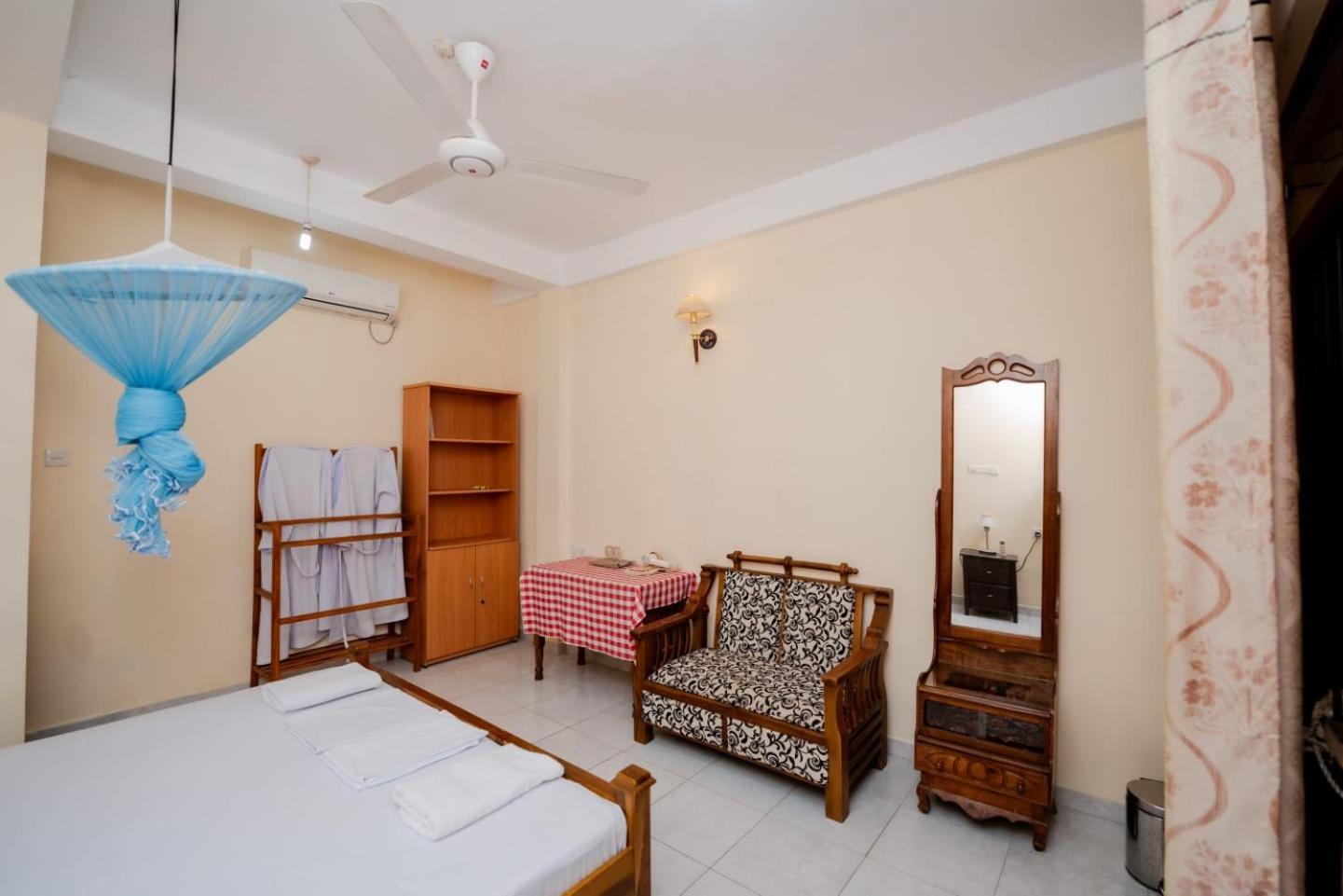Suwani Pinnawala Homestay Exteriör bild