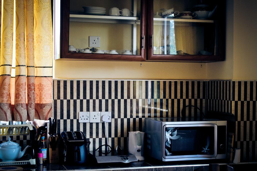 Suwani Pinnawala Homestay Exteriör bild