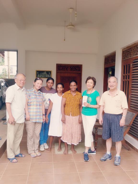 Suwani Pinnawala Homestay Exteriör bild